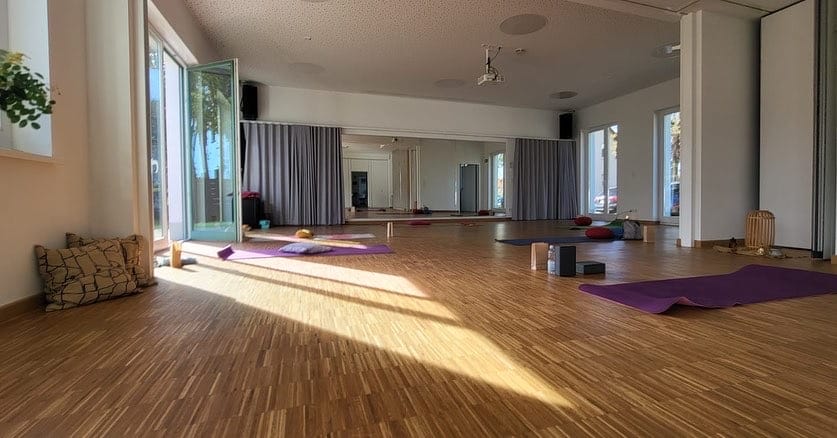 Retreat Location Yoga Raum mit Spiegel in Kablow in Königs Wusterhausen